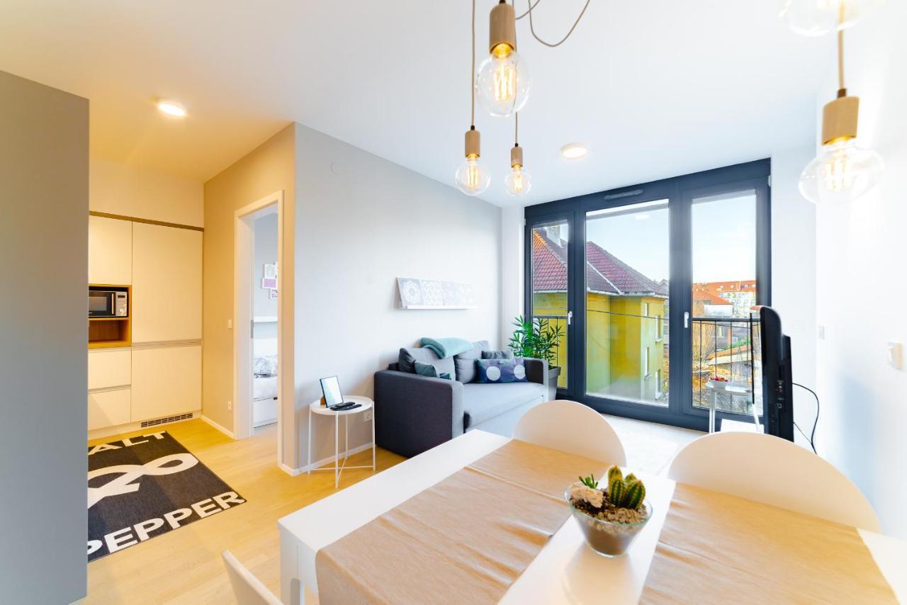 Apartment Monochrome Urban Hoodie Ljubljana Exterior photo