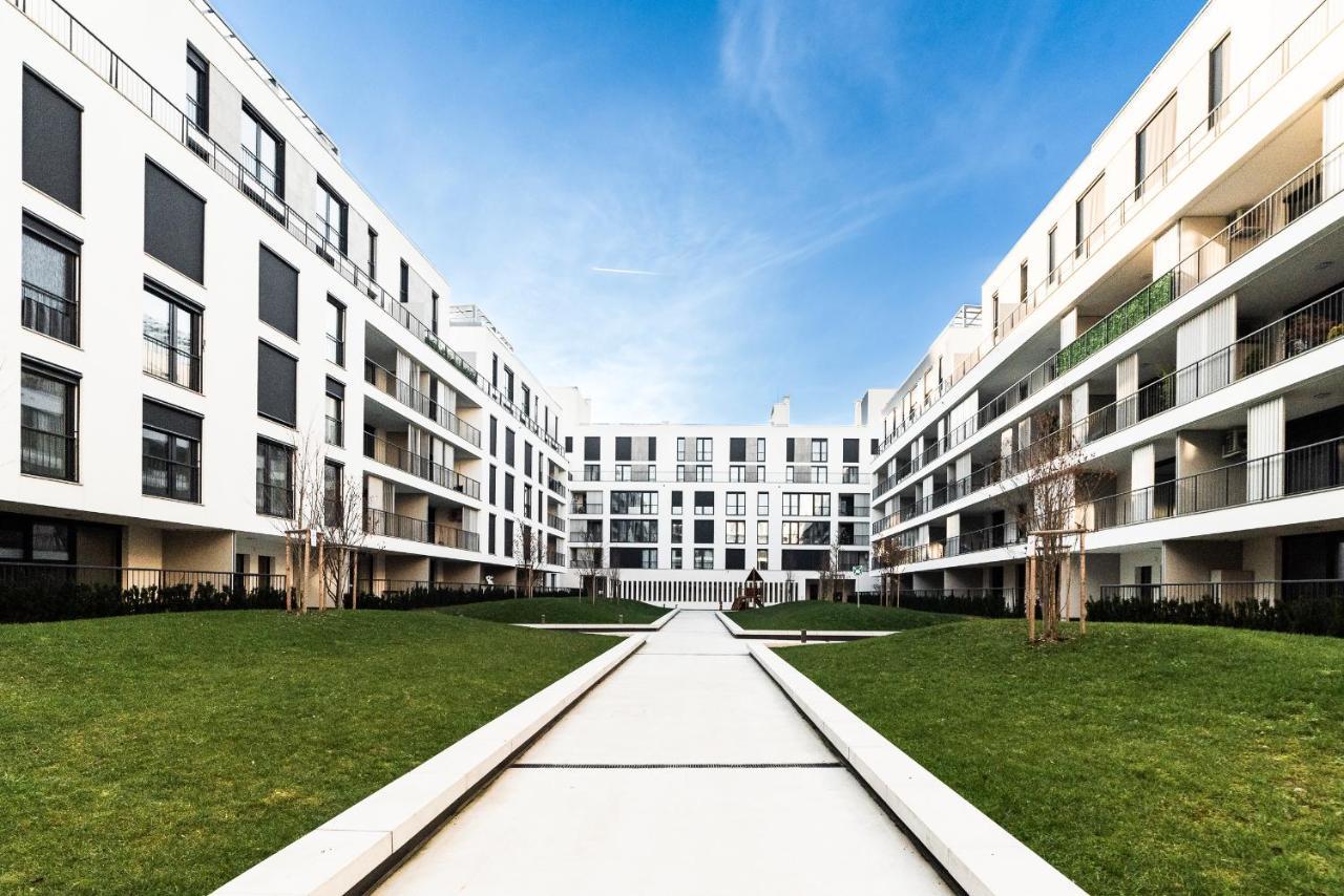 Apartment Monochrome Urban Hoodie Ljubljana Exterior photo