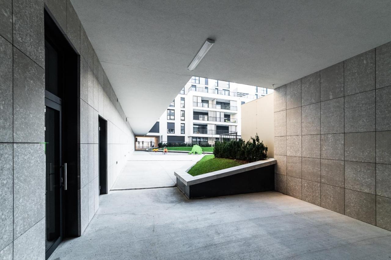 Apartment Monochrome Urban Hoodie Ljubljana Exterior photo